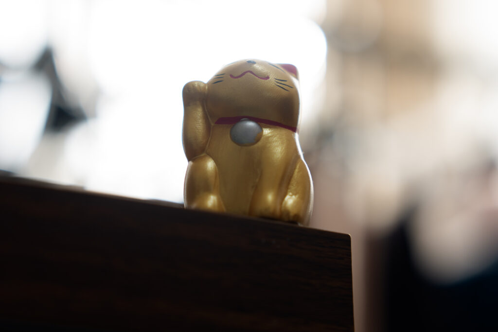 逆光シーンを露出補正をプラスにして撮影