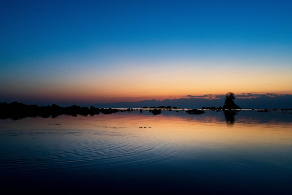 雨晴海岸の朝焼け