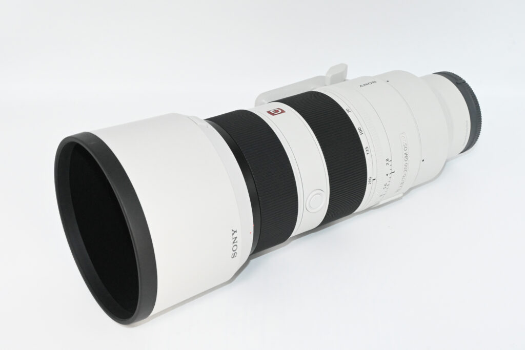 FE 70-200mm F2.8 GM OSS II (SEL70200GM2)の外観写真。